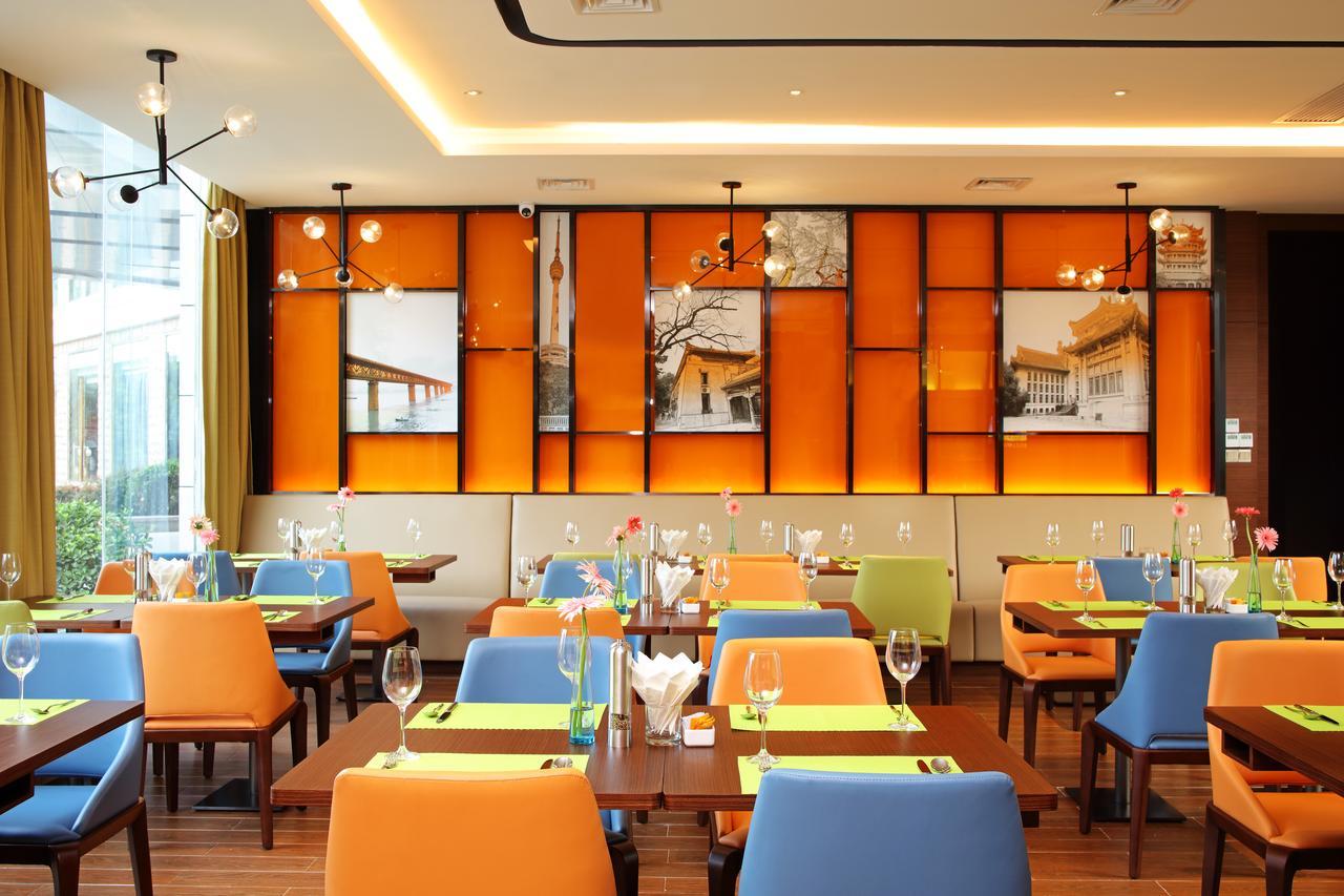 Hampton By Hilton Wuhan Tianhe Airport East Exterior foto